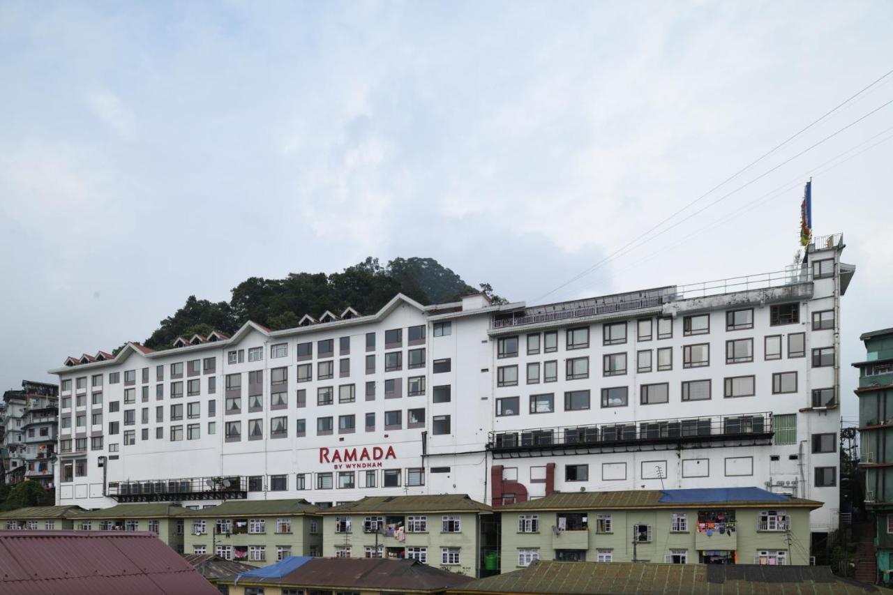 Ramada By Wyndham Gangtok Hotel & Casino Golden Esterno foto